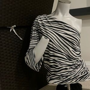 TART Black & white one shoulder blouse